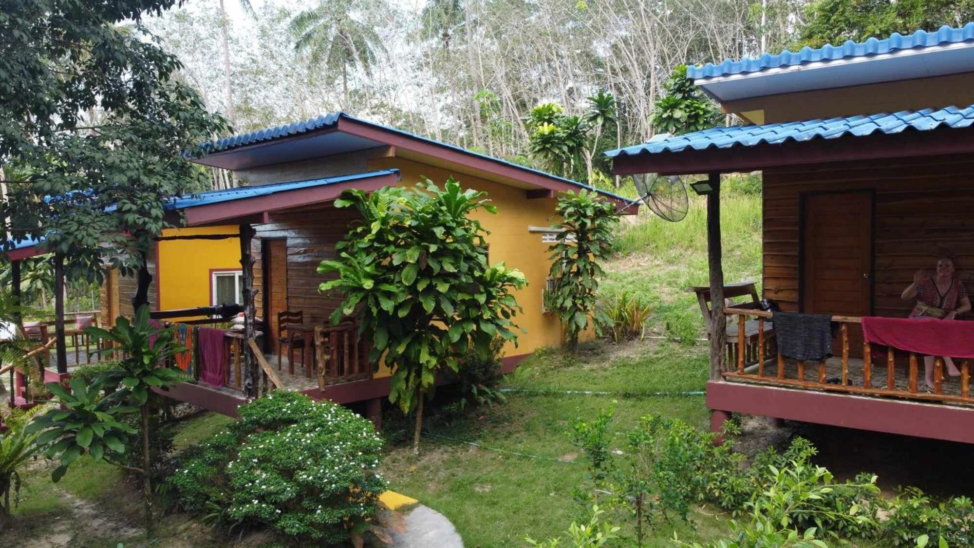 Baan Panseng Bungalow Ko Kut Exterior photo