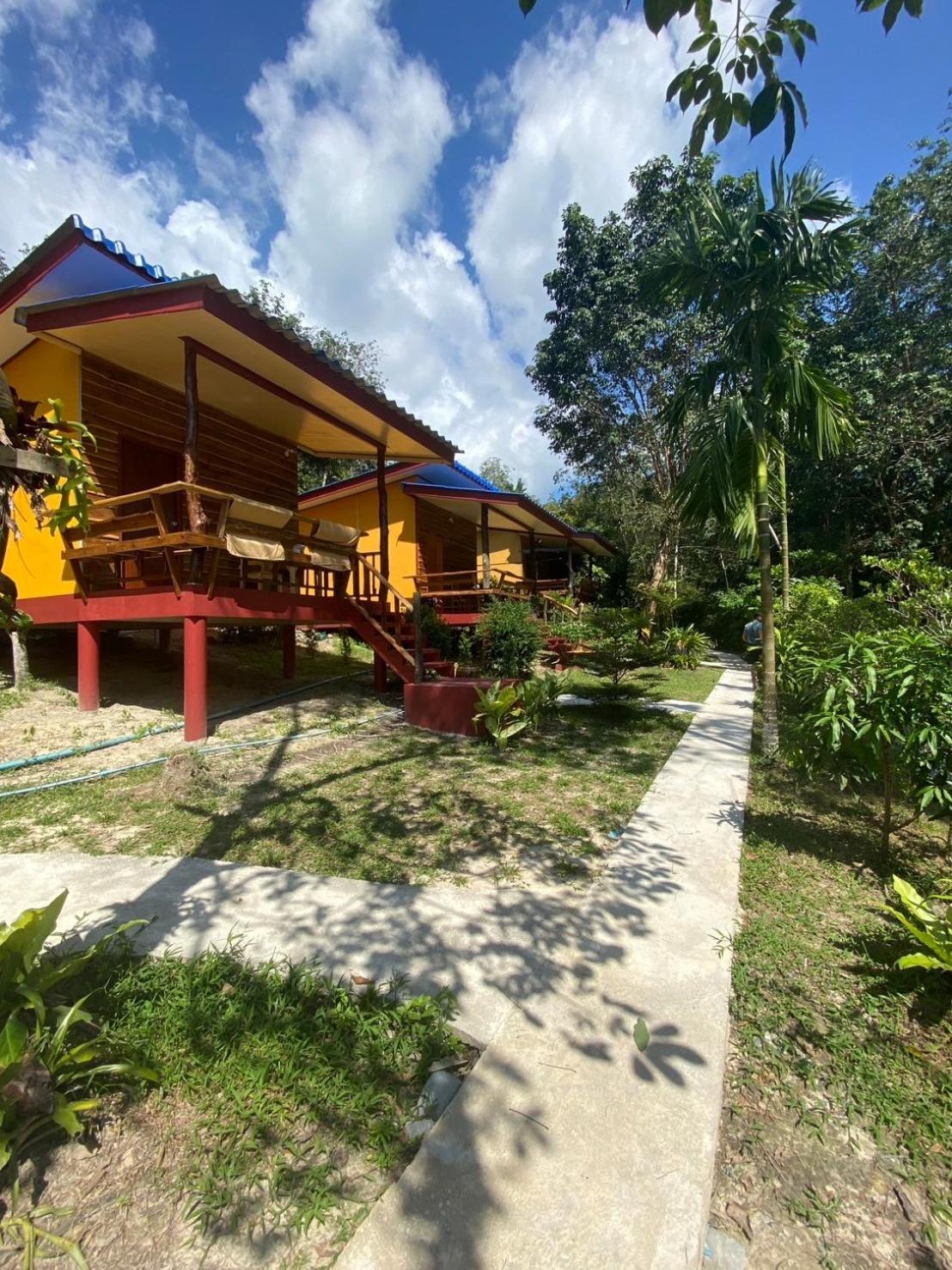 Baan Panseng Bungalow Ko Kut Exterior photo