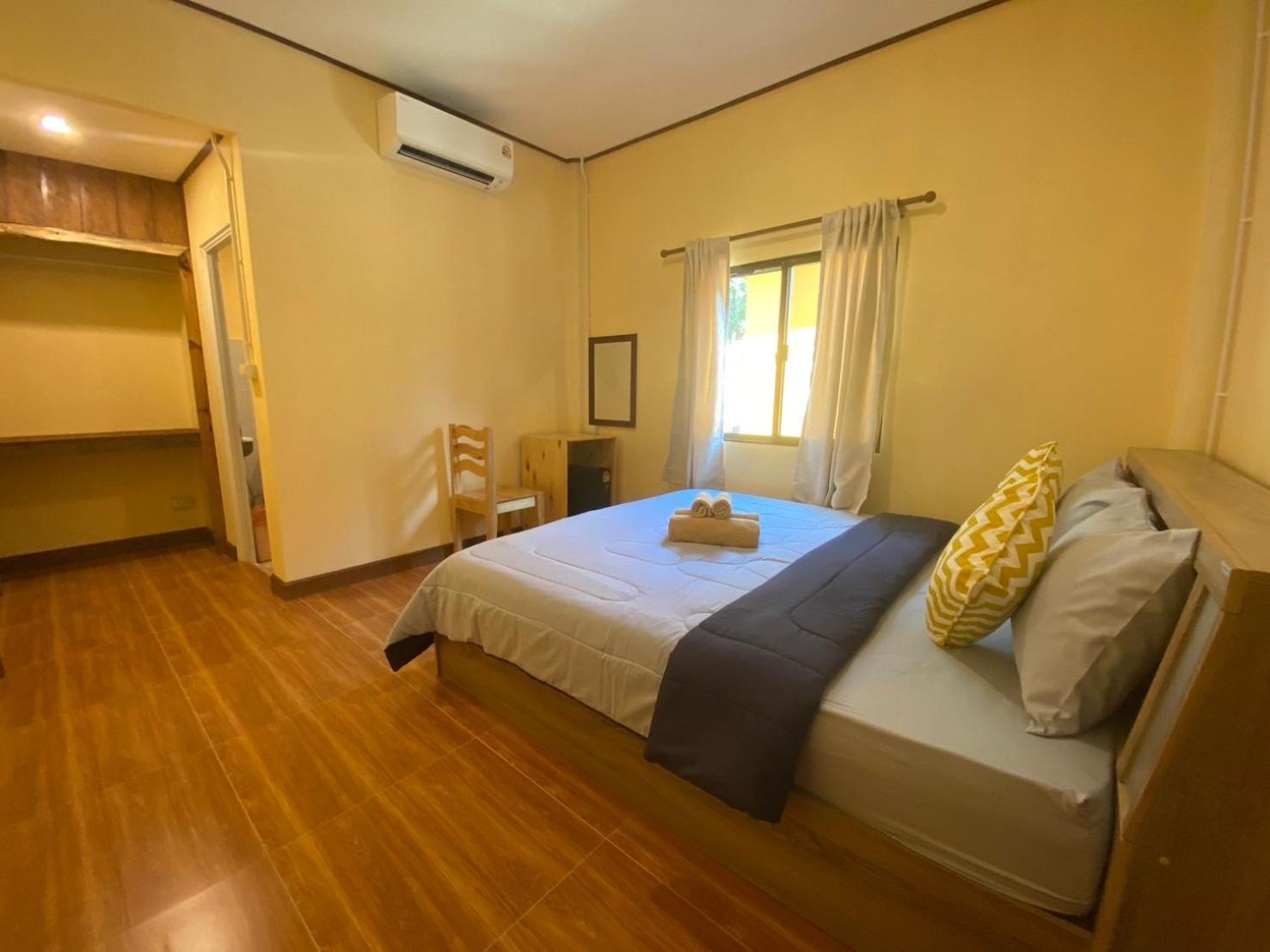 Baan Panseng Bungalow Ko Kut Exterior photo