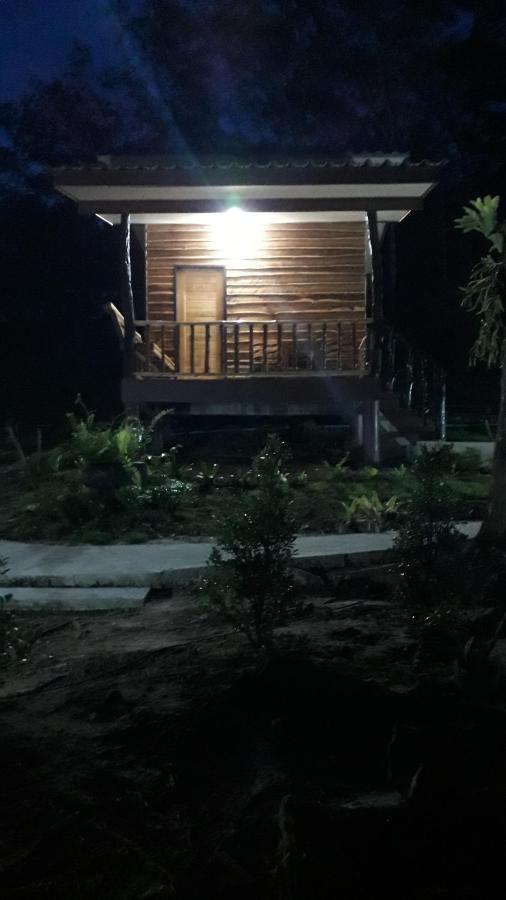 Baan Panseng Bungalow Ko Kut Exterior photo